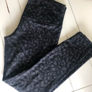 Nepoagym Black Leopard Exploring Leggings